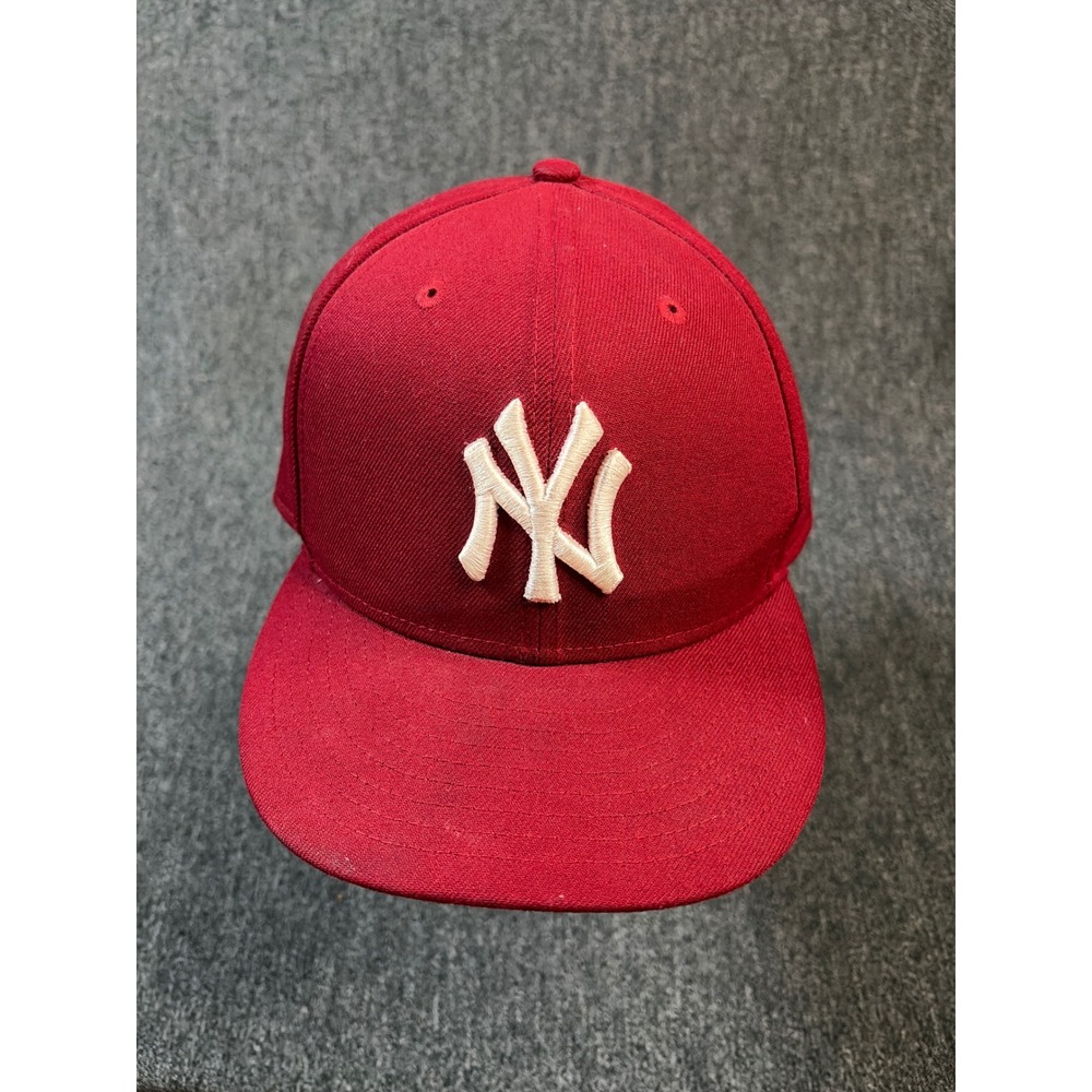 New Era 59FIFTY New York Yankees Fitted Hat Red Size 7 1/2 MLB Baseball Cap